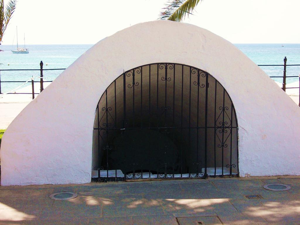 Hostal Rey Santa Eulària des Riu Extérieur photo